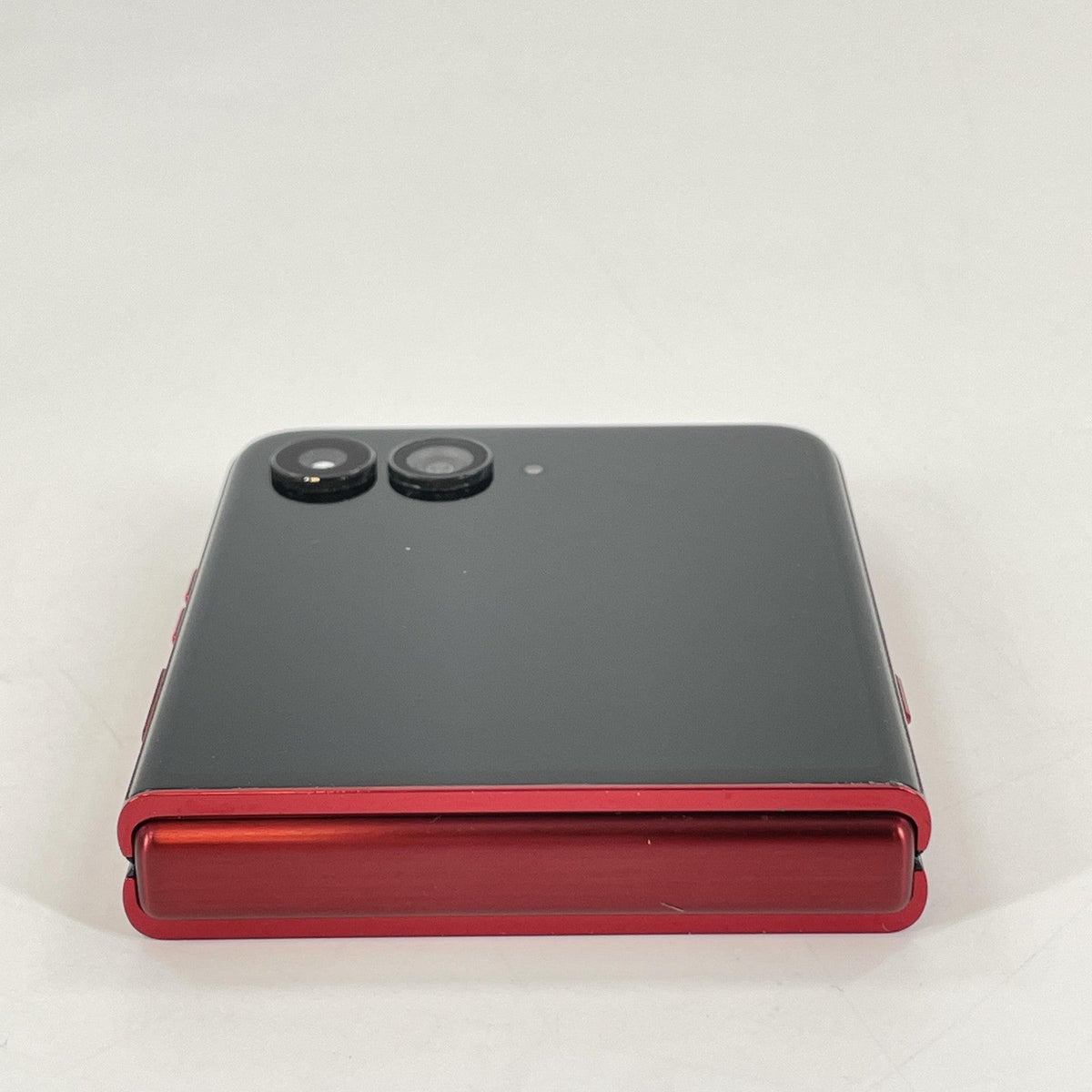 Motorola Razr Ultra (2025) 1TB Red (GSM Unlocked) - Image 14