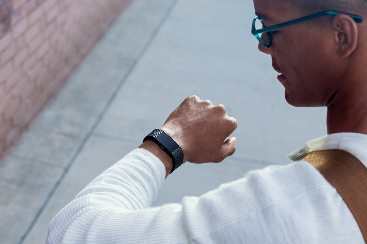 Fitbit Charge 2 Heart Rate + Fitness Wristband, Special Edition – Gunmetal – Small – FB407GMBKS - Image 4