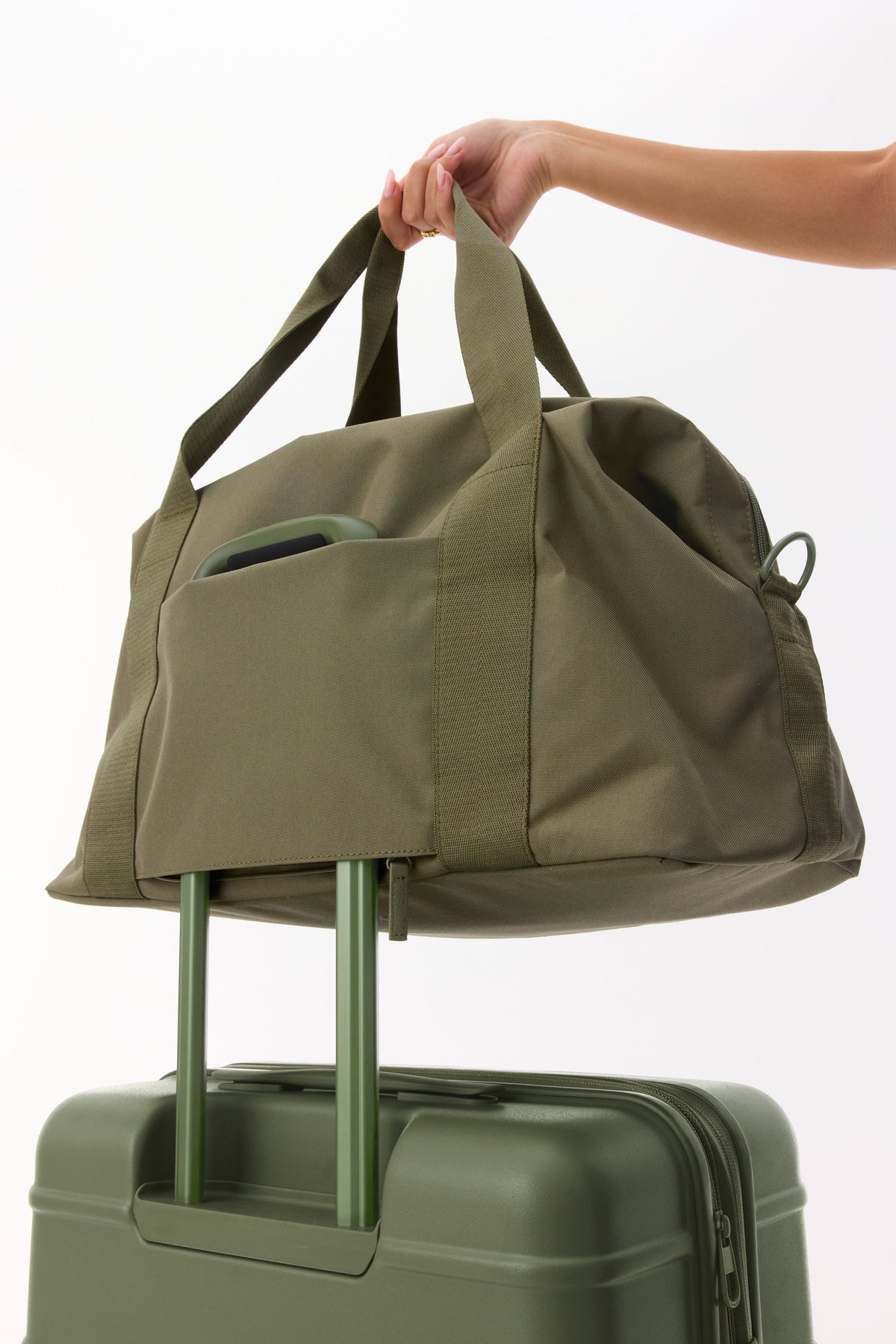 The BÉISics Duffle in Olive - Image 6