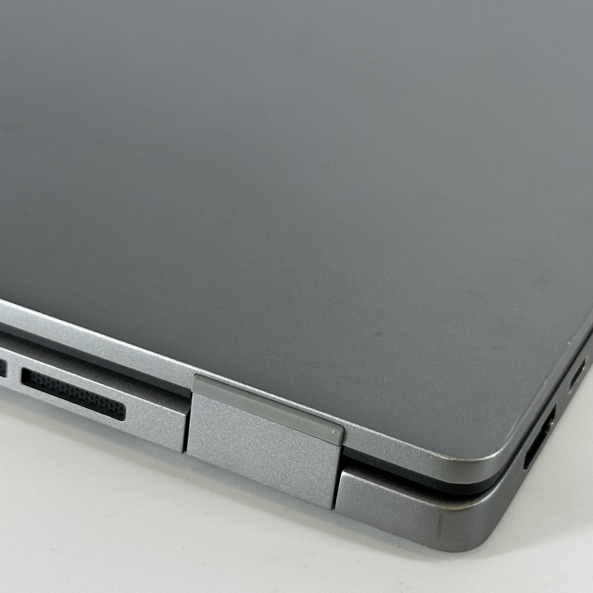 Dell Latitude 7640 16 Gray 1.6 GHz Intel Core i5 13th Gen. 16GB RAM 256GB Solid State Drive - Image 17