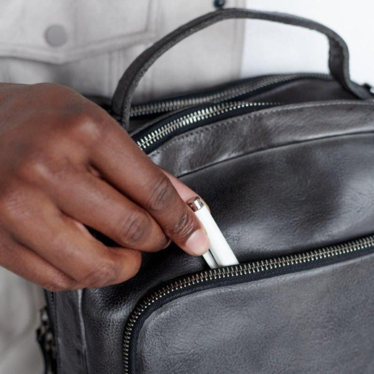 Zurich Leather Backpack - Image 5