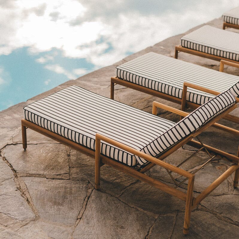The WES Sun Lounger - Image 3