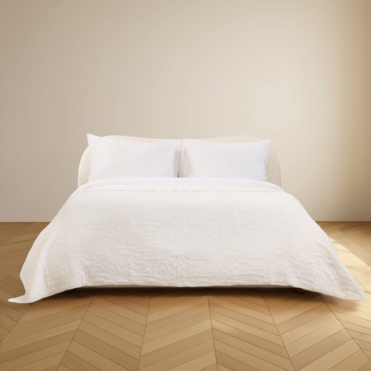 Matelassé Coverlet - Linen
