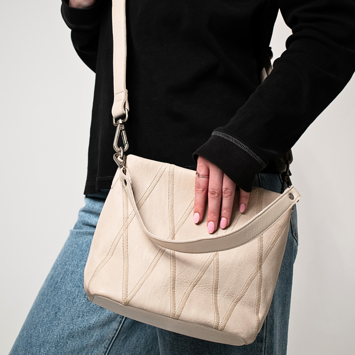 Ivy Diamond Leather Crossbody Bag - Image 23