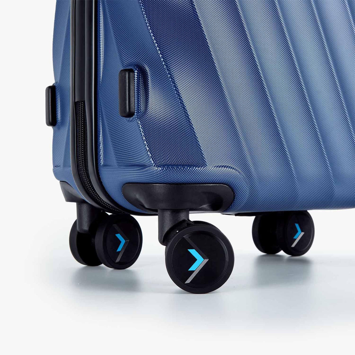 Globetrotter 20" Hardside Rolling Carry-on Stylish Suitcase - Image 27