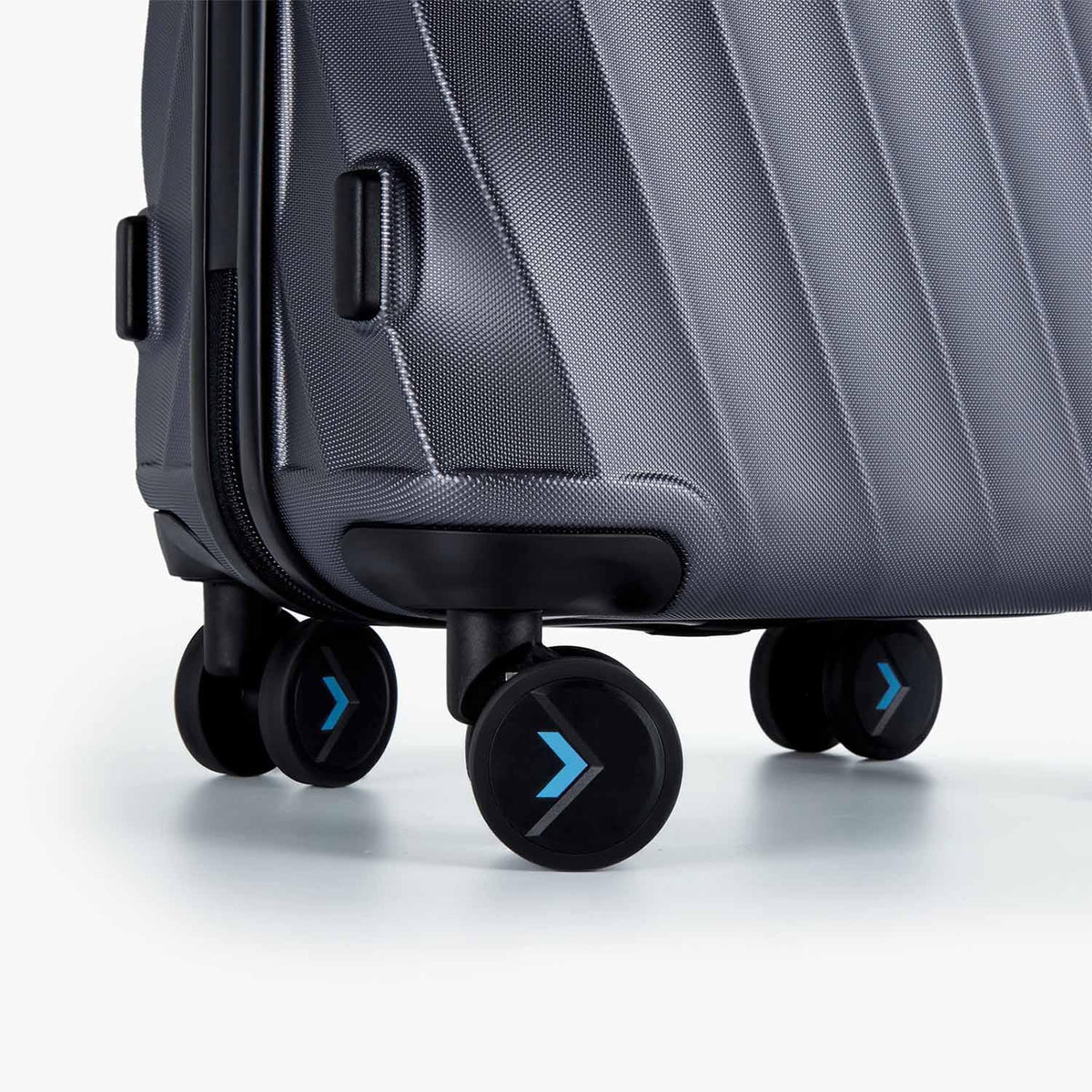 Globetrotter 20" Hardside Rolling Carry-on Stylish Suitcase - Image 53