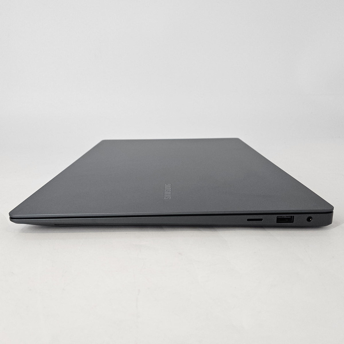 Samsung Galaxy Book3 Ultra 16 Graphite 2.6 GHz Intel Core i9 13th Gen. 32GB RAM 1TB Solid State Drive NVIDIA - Image 10