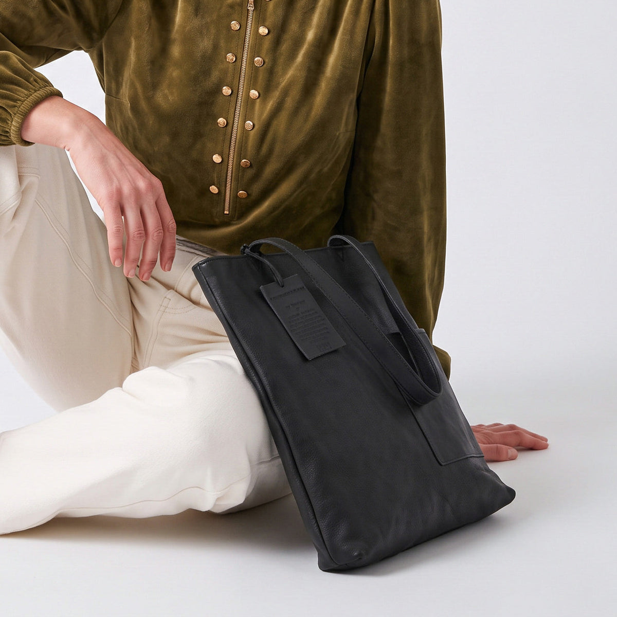 Leon Leather Tote Bag - Image 12