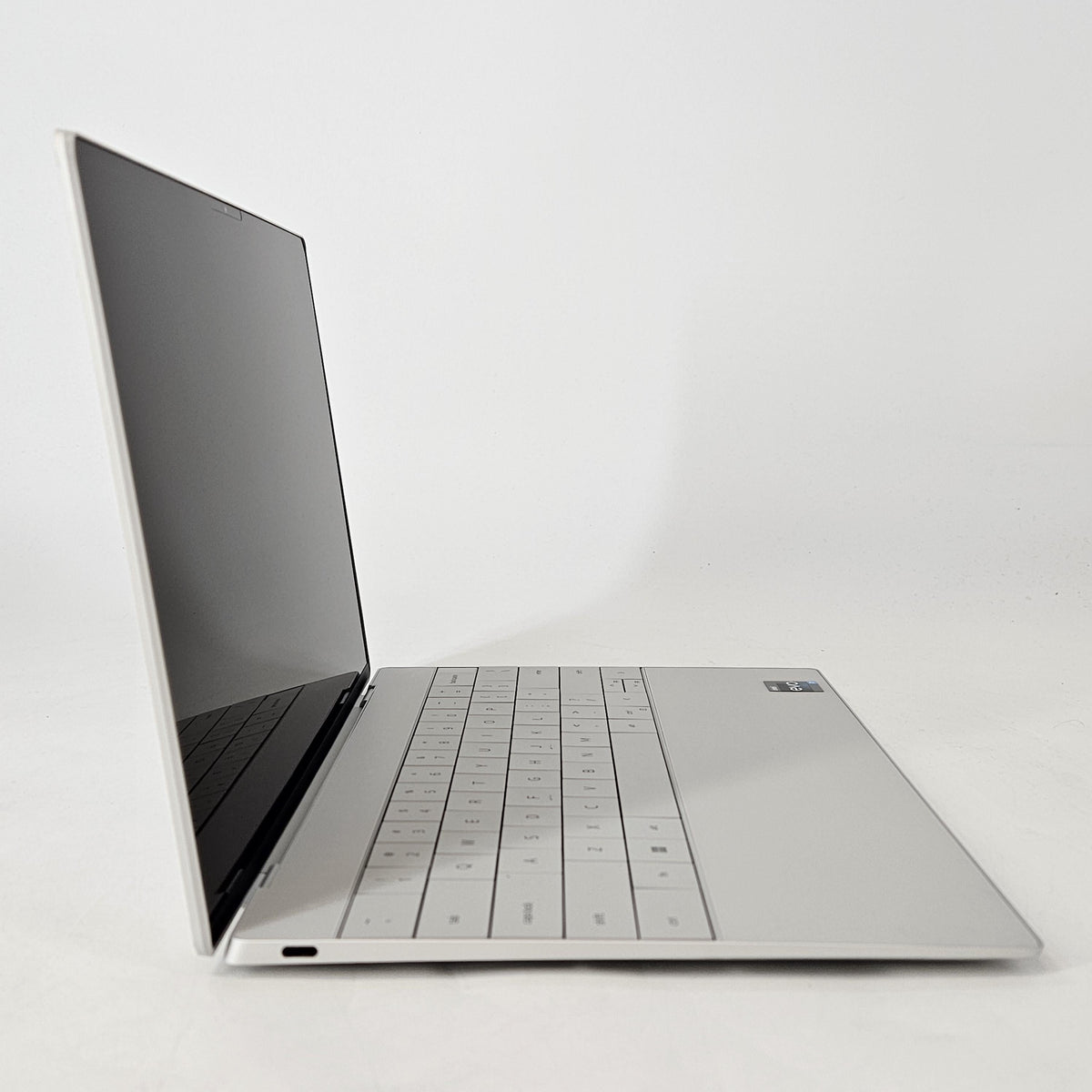 Dell XPS 13 Plus 9320 Silver 1.8 GHz Intel Core i7 12th Gen. 32GB RAM 512GB Solid State Drive - Image 3
