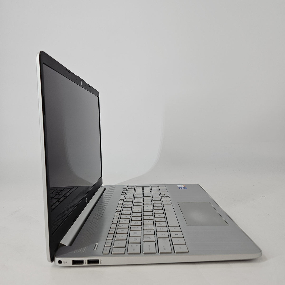 HP Notebook 15 Silver 2.8 GHz Intel Core i7 11th Gen. 16GB RAM 512GB Solid State Drive - Image 3