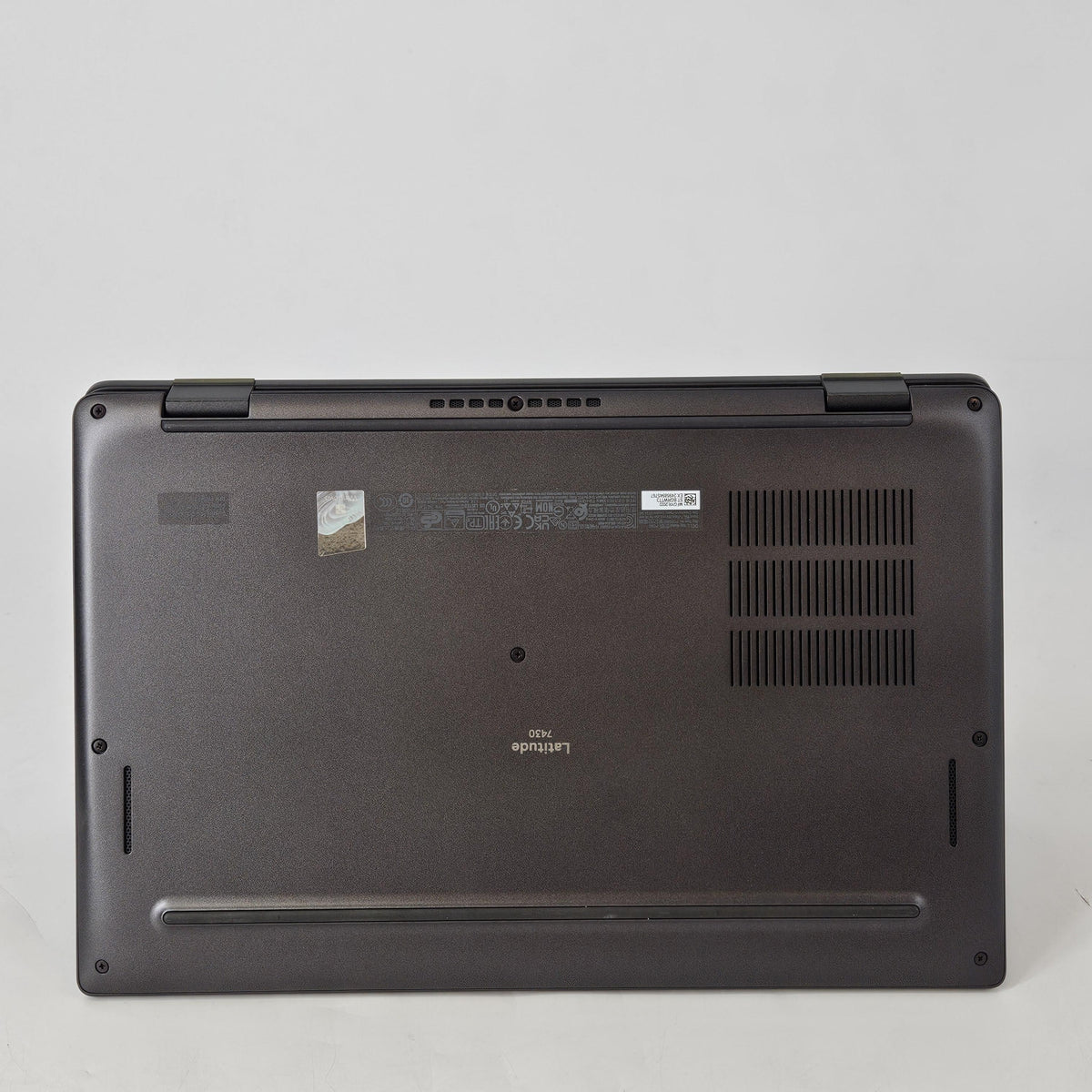 Dell Latitude 7430 14 Gray 1.7 GHz Intel Core i5 12th Gen. 16GB RAM 256GB Solid State Drive - Image 5