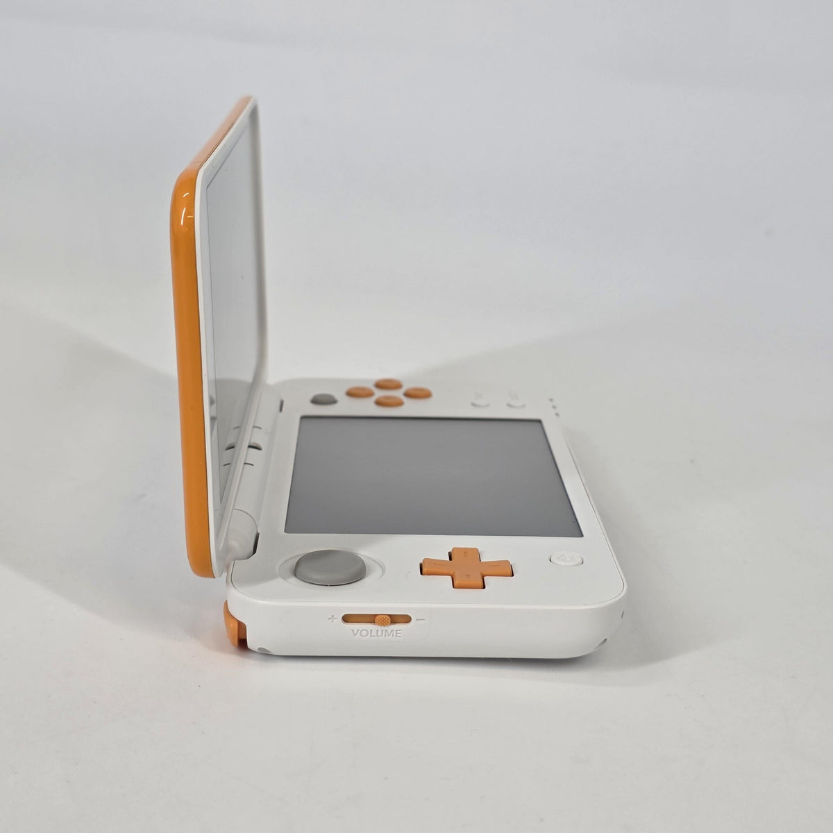 Nintendo New 2DS XL White + Orange White - Image 2