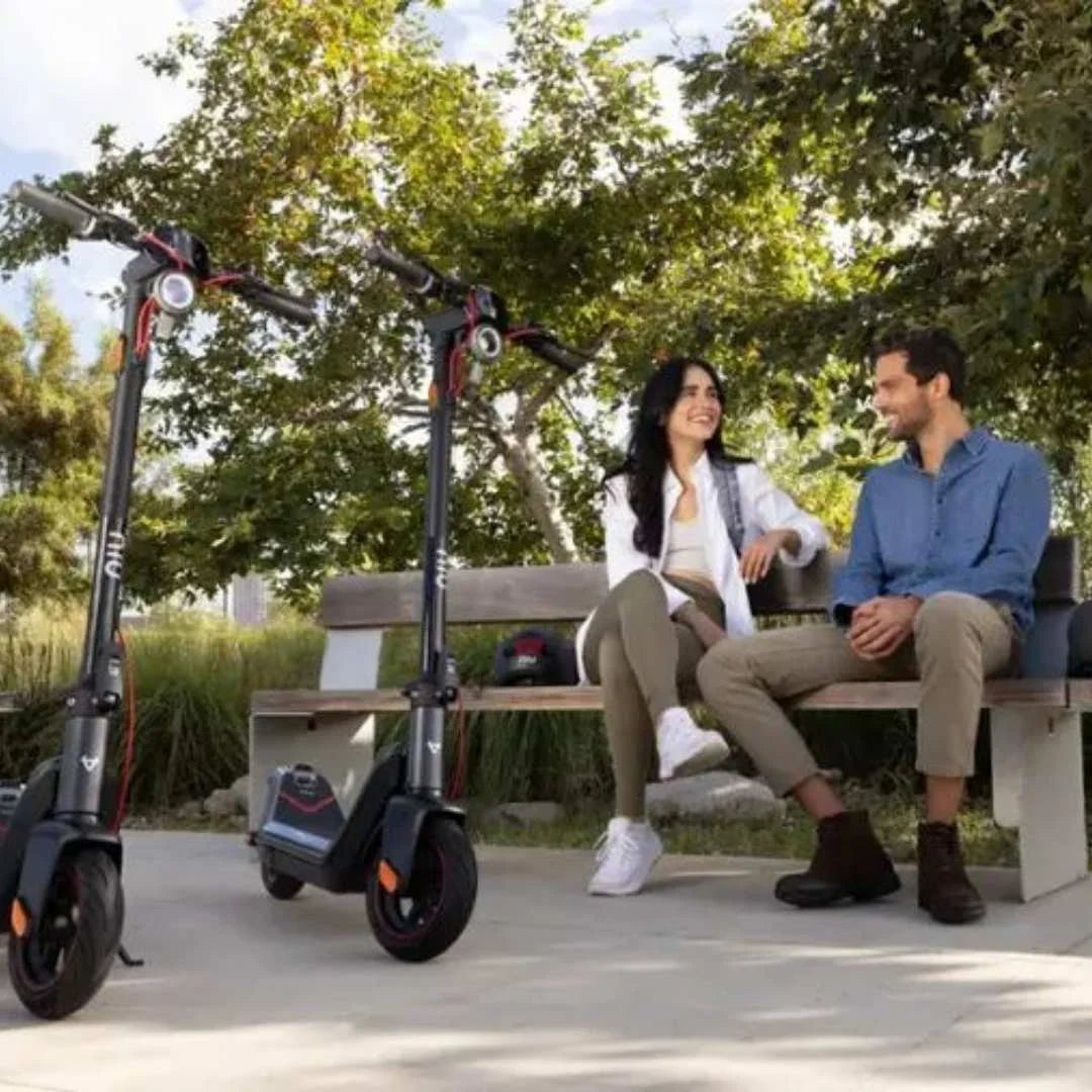 NIU - KQi3 Max Foldable Electric Scooter w/ 40 mi Max Operating Range & 23.6 mph Max Speed - Space Gray - K3T331B3A11 - Excellent Condition