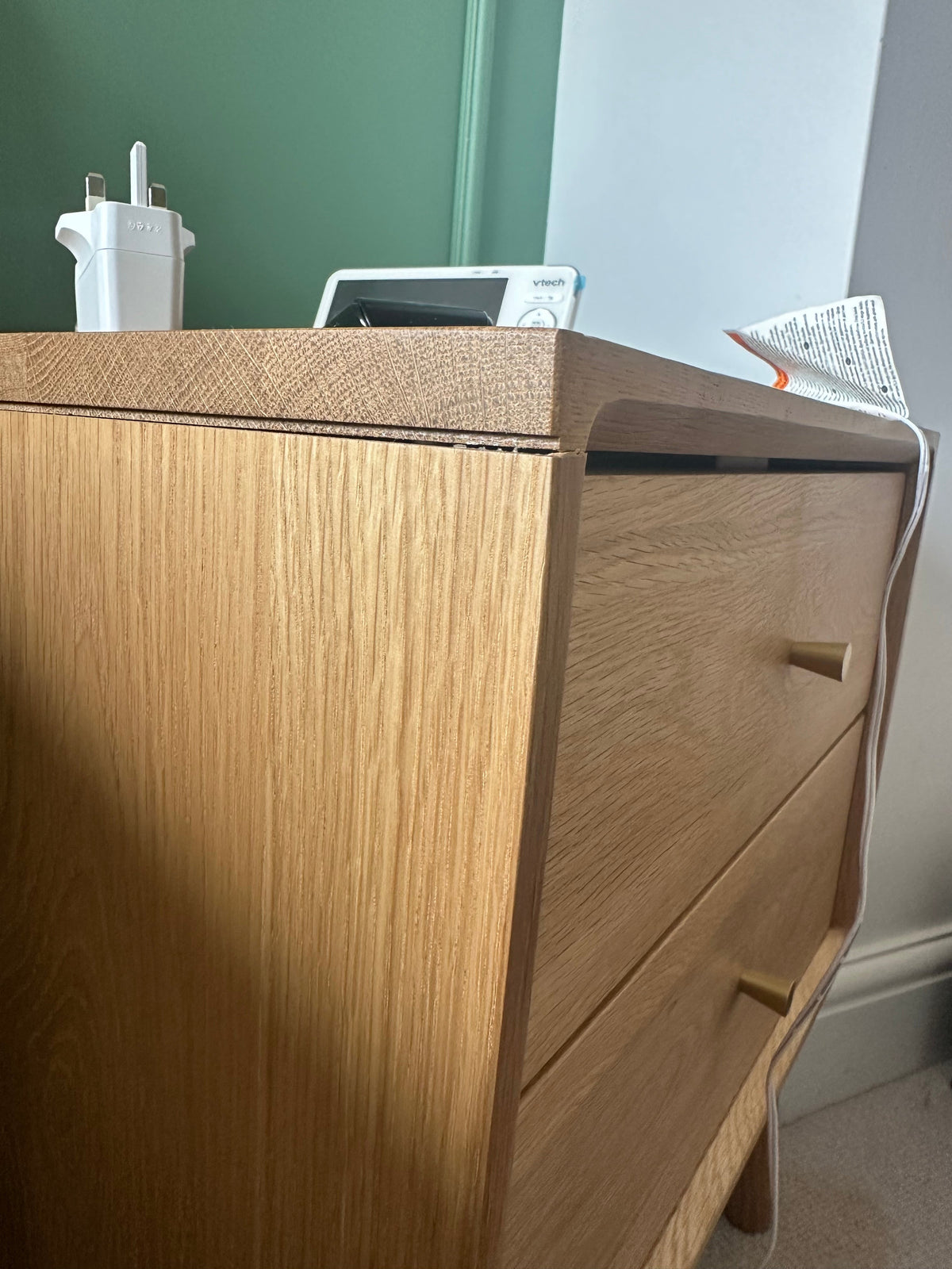 Wright Oak Bedside Table (Damaged) - Image 3