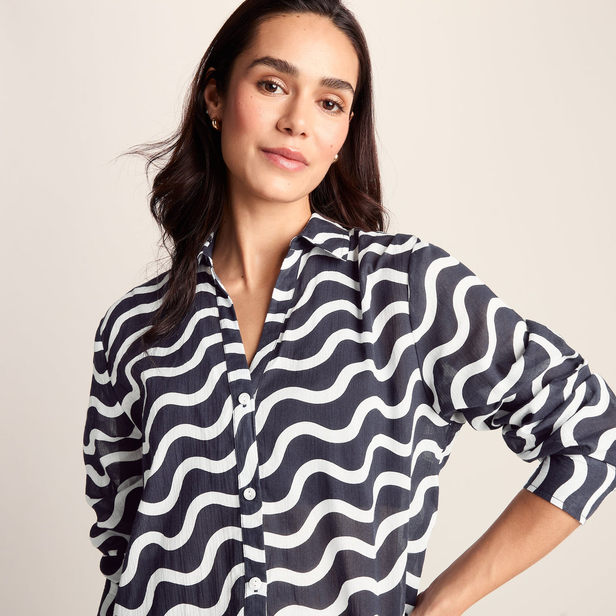 Kylie Womens Long Sleeve 100% Cotton Supersoft Shirt - Oxford Blue Wave Print - Image 5