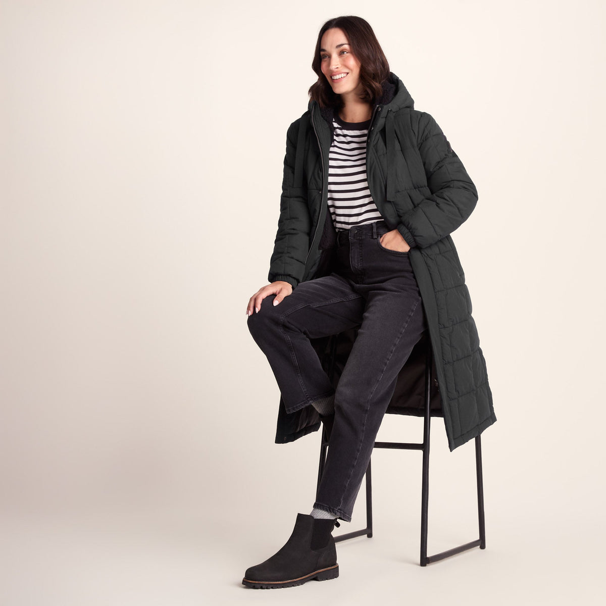 Saga Womens Long Shower Resistant Insulated Jacket - Black - Image 4