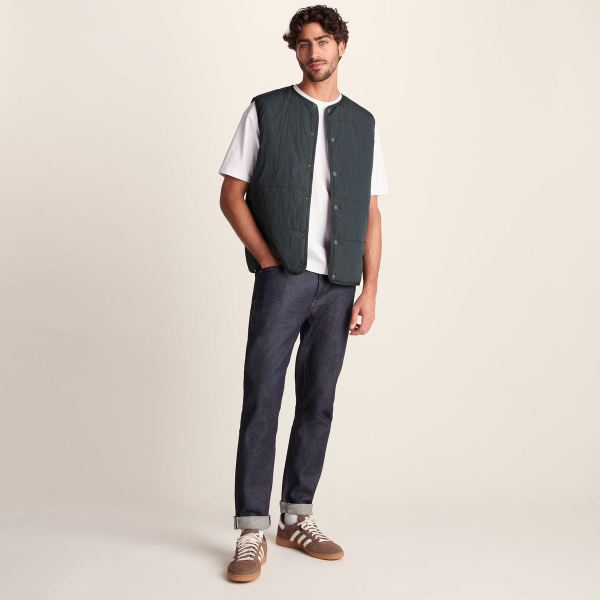 Sutterby Mens Shower Resistant Insulated Gilet - Deep Slate - Image 2