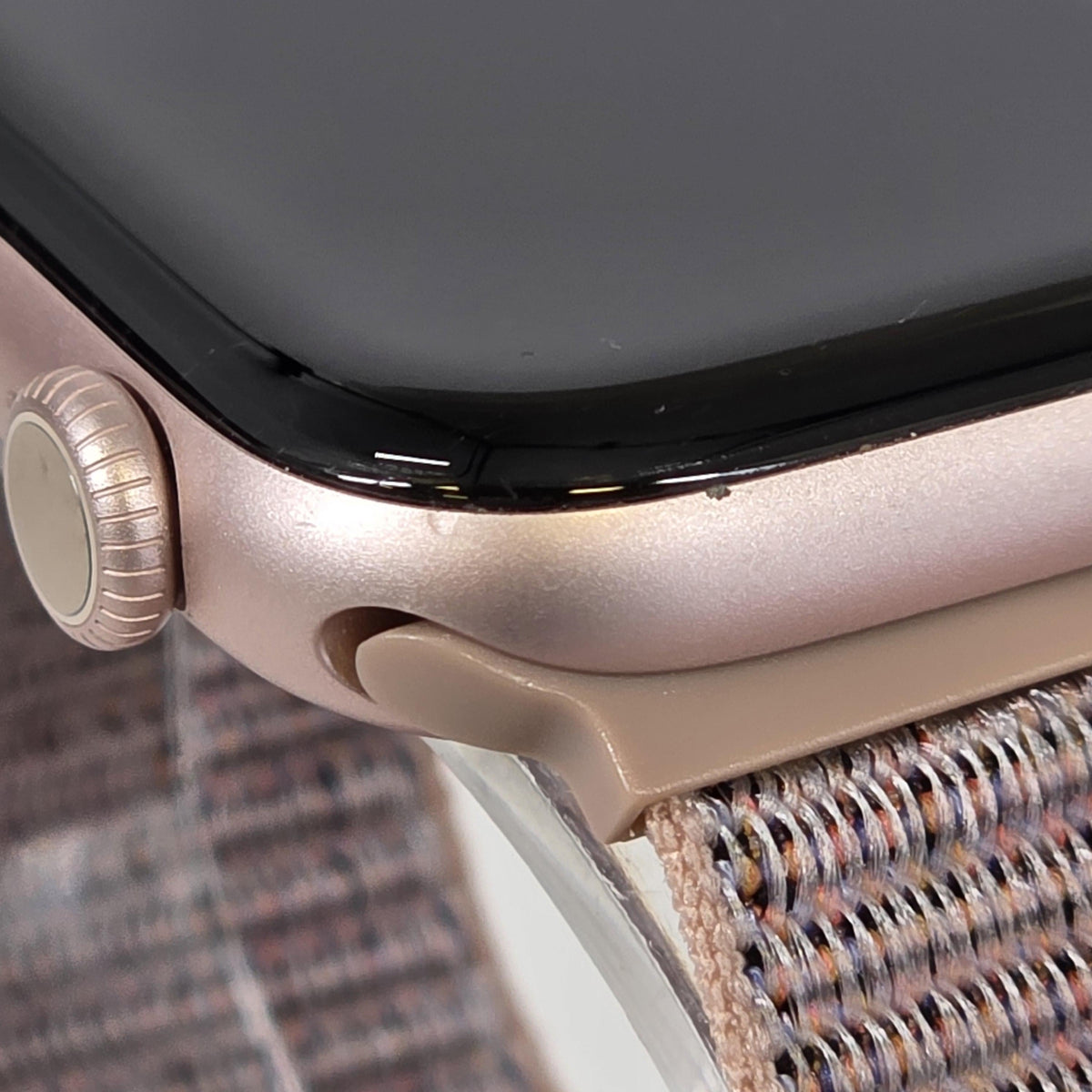 Apple Watch (Series 10) 42mm Rose Gold WiFi 64GB - Image 9