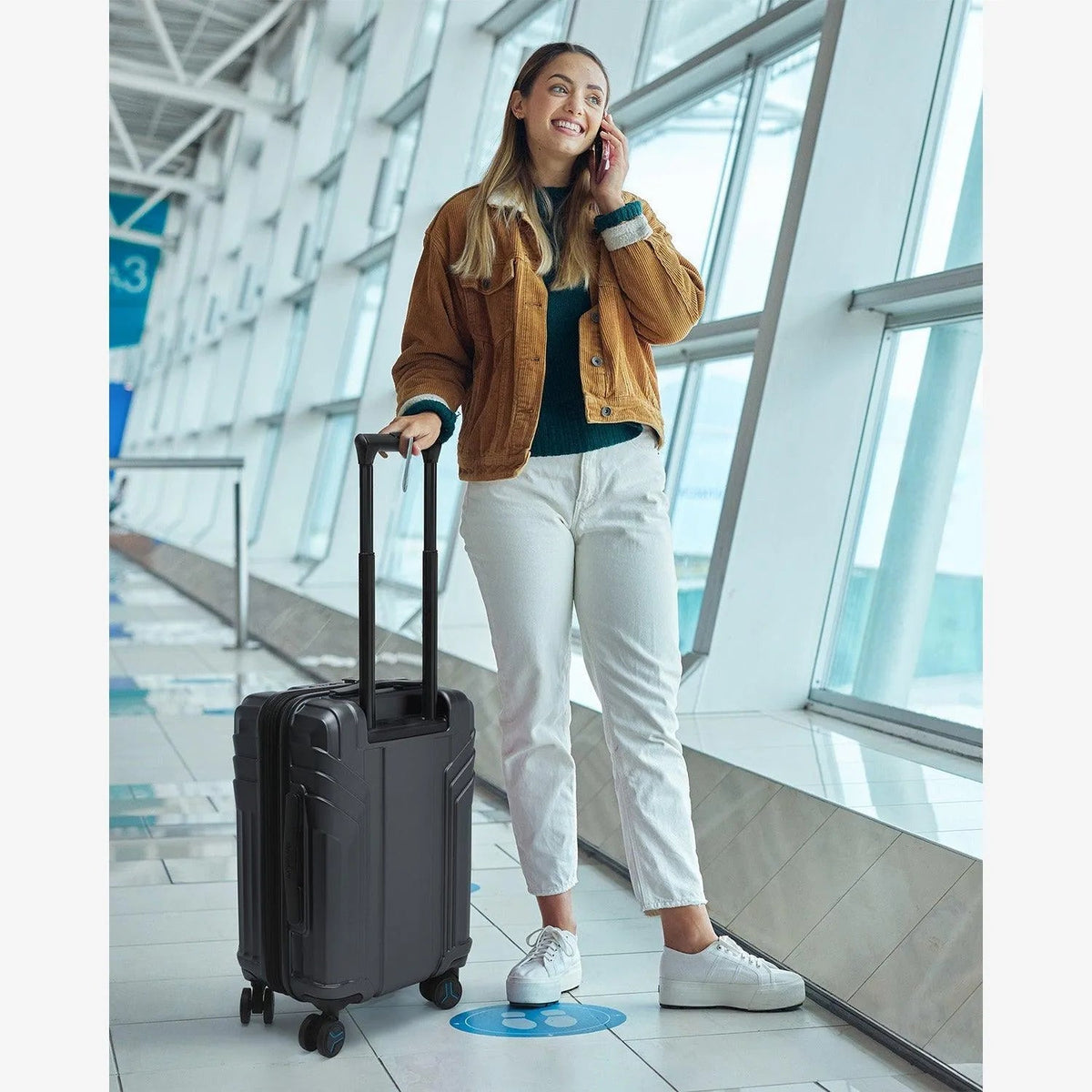 Jetsetter 20 Inch Expandable PC Hard Shell Spinner Luggage - Image 15