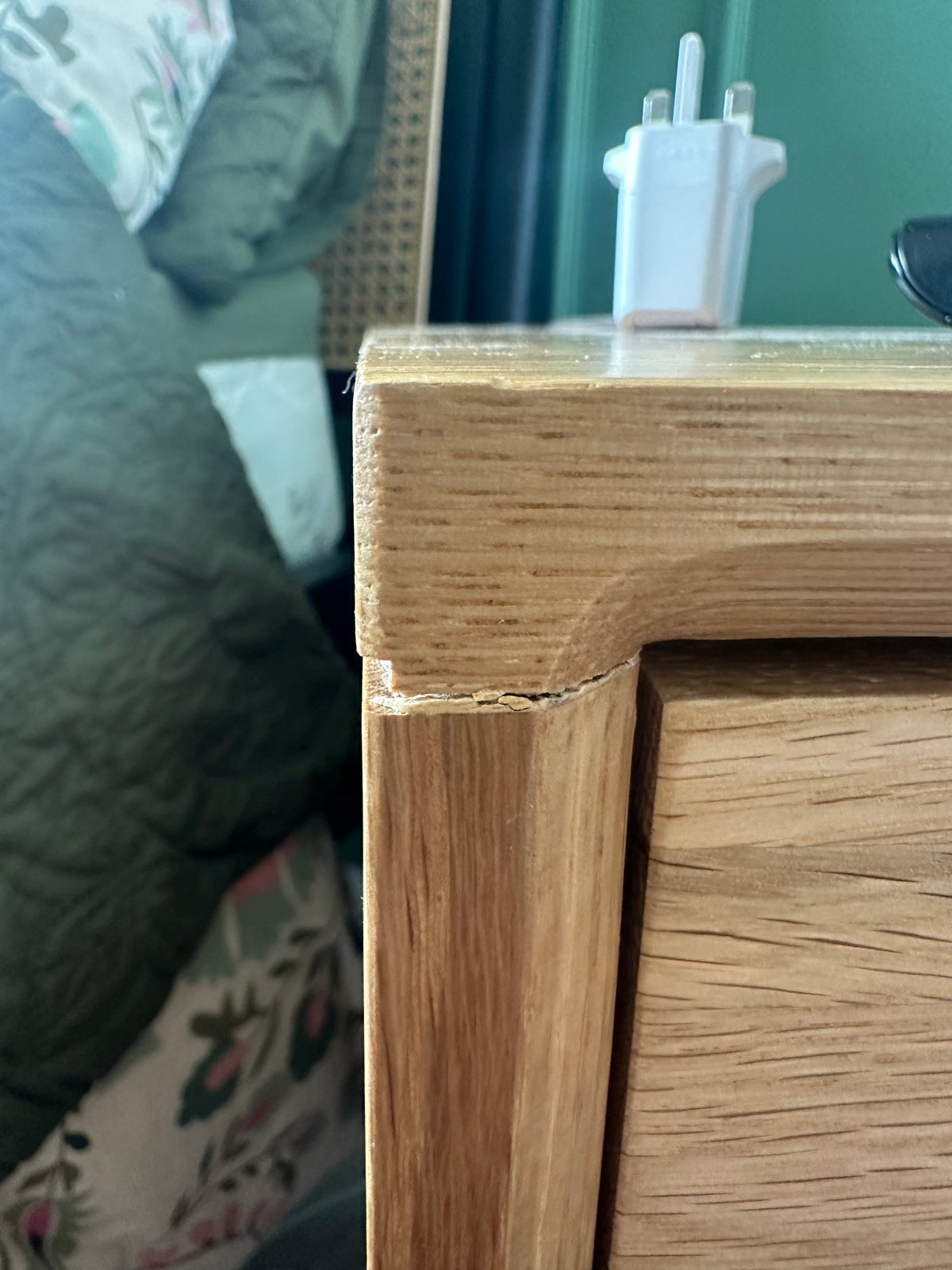 Wright Oak Bedside Table (Damaged) - Image 2