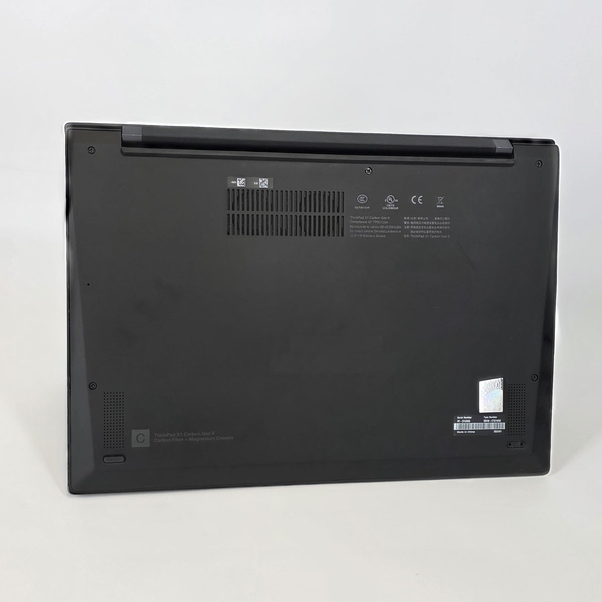 Lenovo ThinkPad X1 Carbon Gen 9 14 Black 2.8 GHz Intel Core i7 11th Gen. 16GB RAM 1TB Solid State Drive - Image 5
