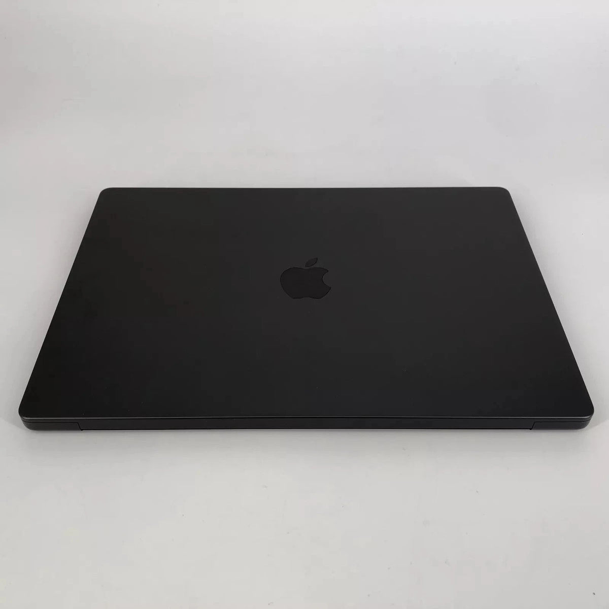 Apple MacBook Pro 16 2026 Space Black M5 Max 18-Core CPU 48GB Unified Memory 2TB Solid State Drive 40-Core GPU - Image 7