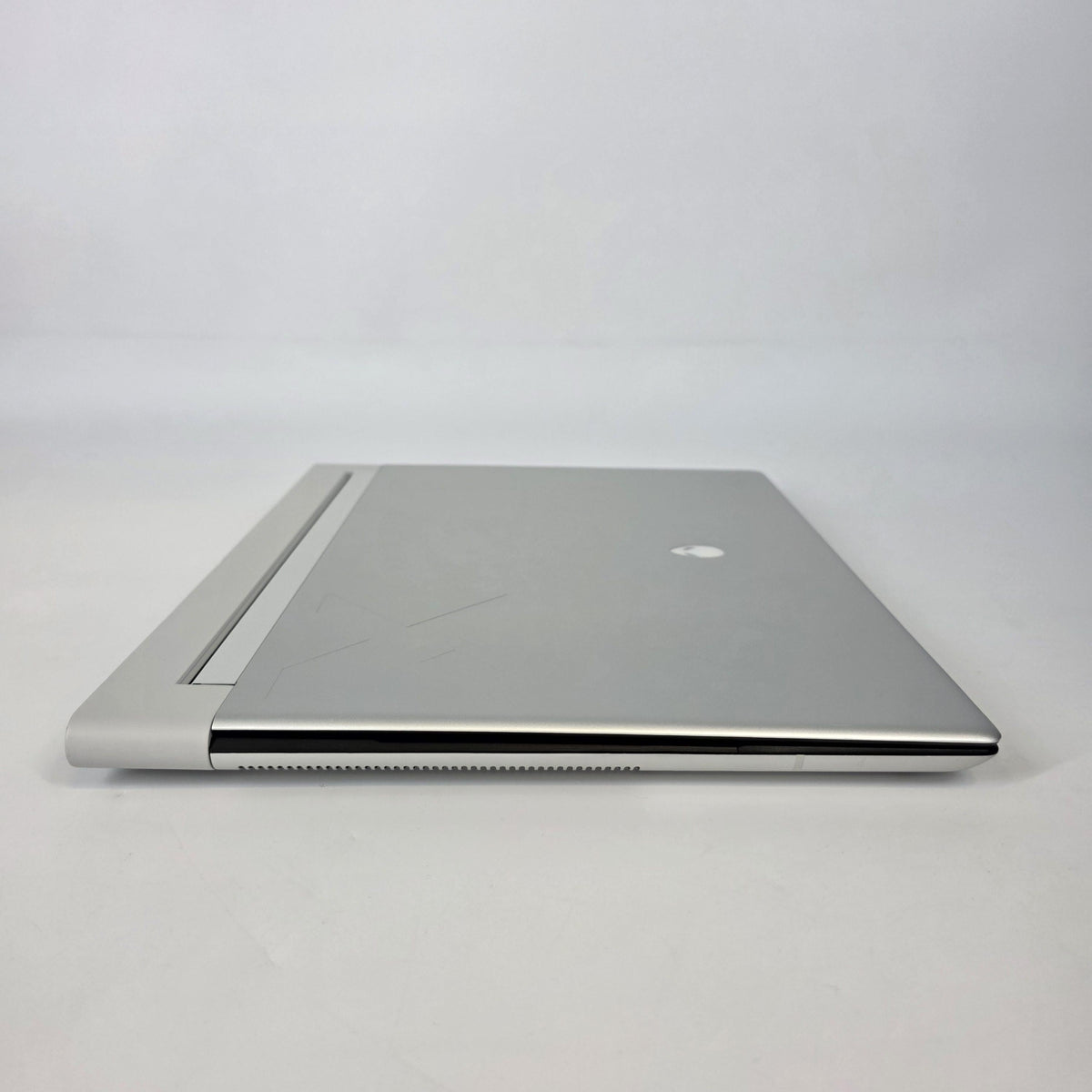 Dell Alienware X16 R2 Silver 2.3 GHz Intel Core Ultra 9 32GB RAM 1TB Solid State Drive NVIDIA GeForce RTX 4070 8 GB - Image 9