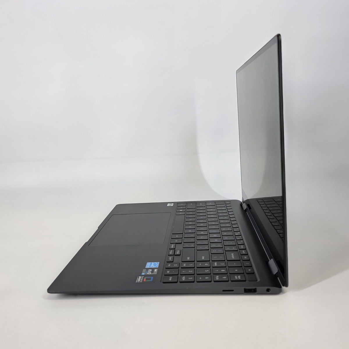 Samsung Galaxy Book3 Pro 360 16 Graphite 2.2 GHz Intel Core i7 13th Gen. 16GB RAM 1TB Solid State Drive - Image 4