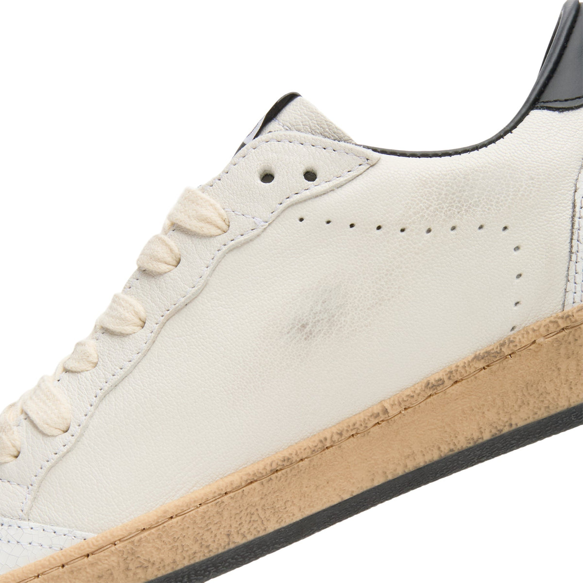 Golden Goose Ballstar Nappa Upper Leather Star And Heel Crack Toe And Spur (White/Black) - Image 8