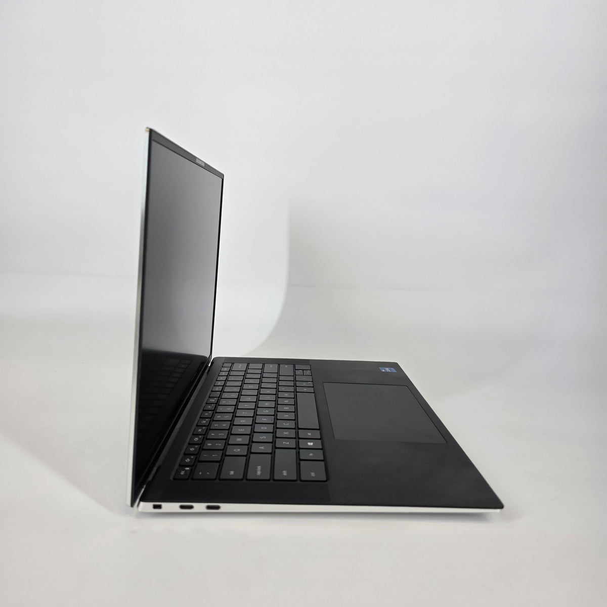 Dell XPS 15 9510 Silver 2.3 GHz Intel Core i7 11th Gen. 16GB RAM 512GB Solid State Drive NVIDIA GeForce RTX 3050 4 - Image 3