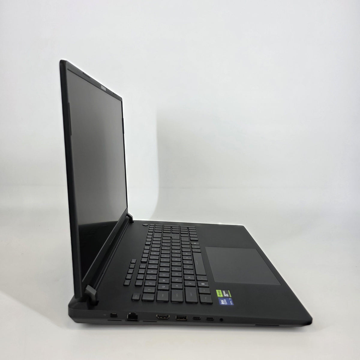 Asus ROG Strix Scar 18 G835 18 Black 2.7 GHz Intel Core Ultra 9 Series 2 32GB RAM 1TB Solid State Drive NVIDIA - Image 4