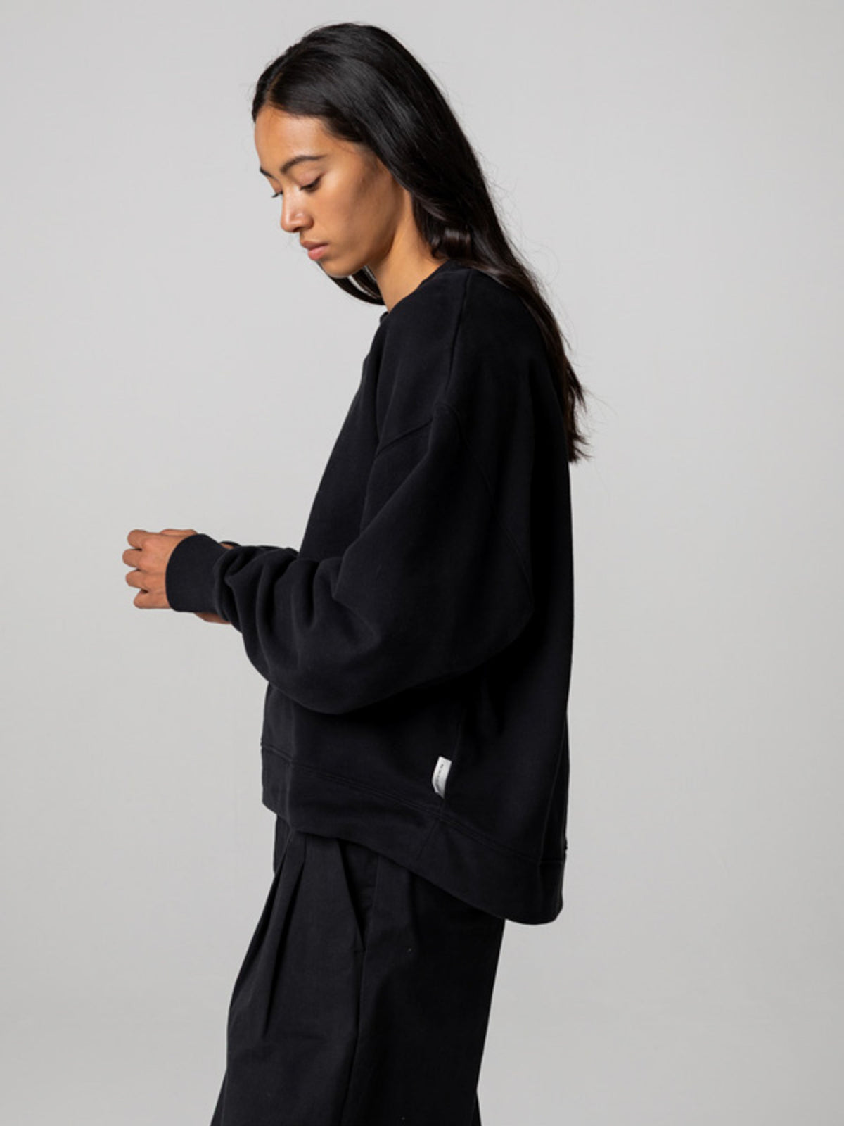 Women's Amy Powney + Finisterre Oversized Sweatshirt - Image 4