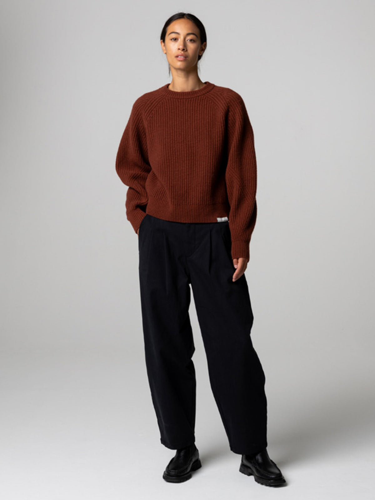 Women's Amy Powney + Finisterre Fisherman Rib Crew Neck Jumper - Image 4