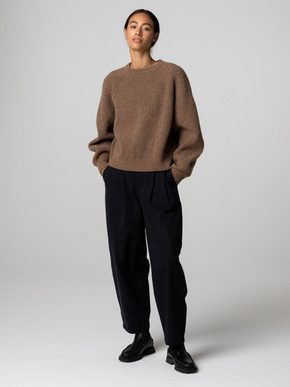 Women's Amy Powney + Finisterre Fisherman Rib Crew Neck Jumper - Image 4