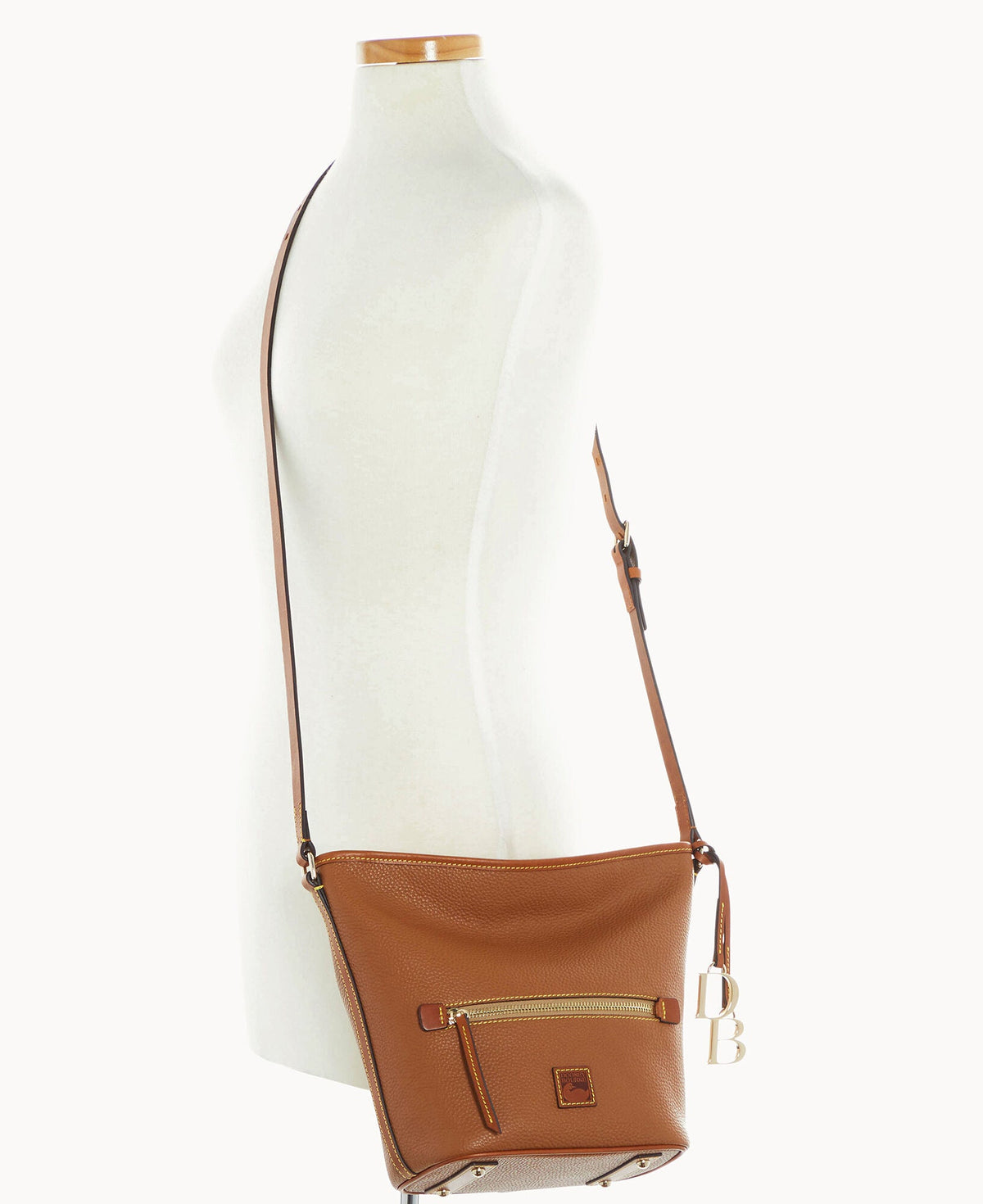 Pebble Grain Zip Sac - Image 32