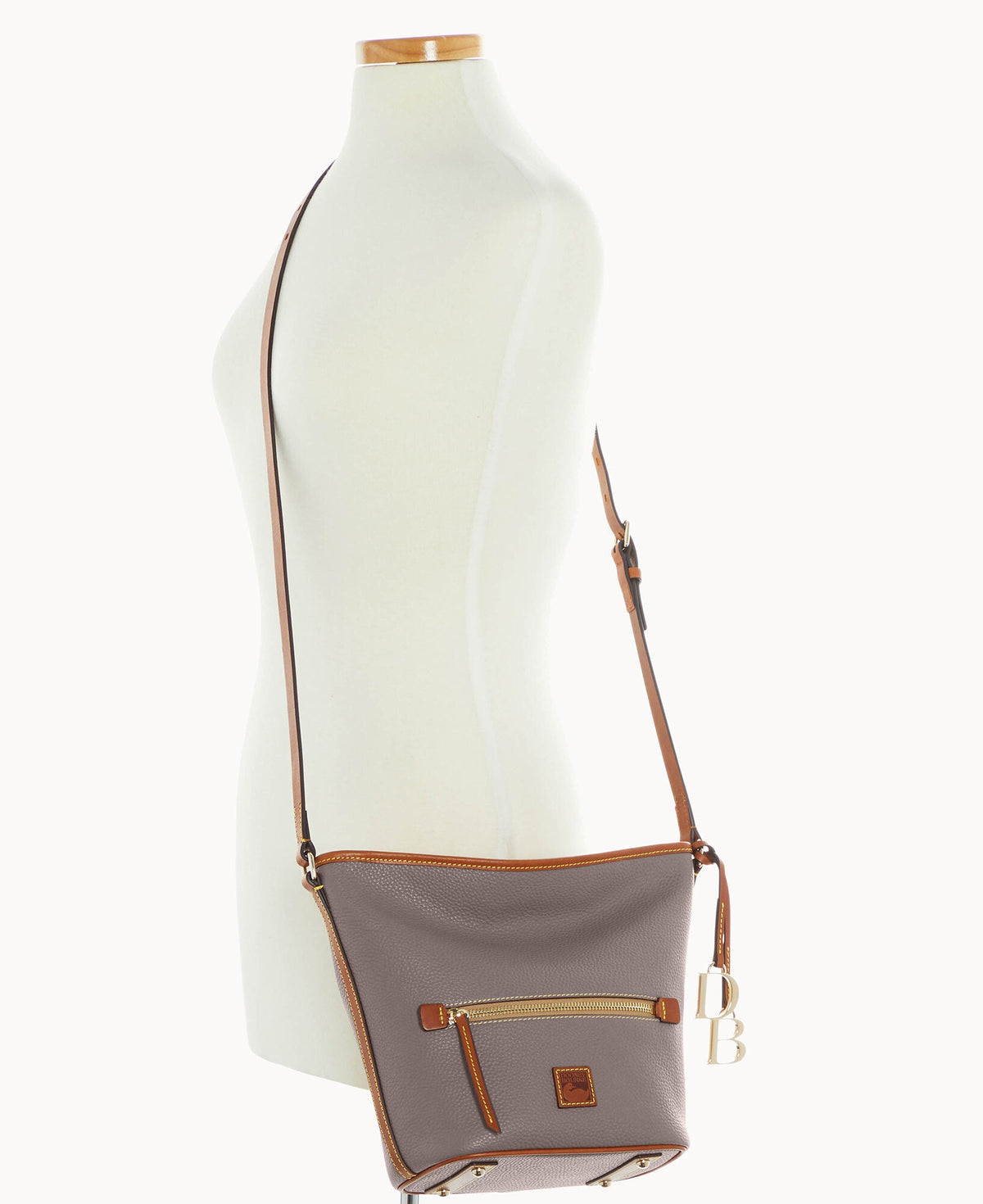 Pebble Grain Zip Sac - Image 60