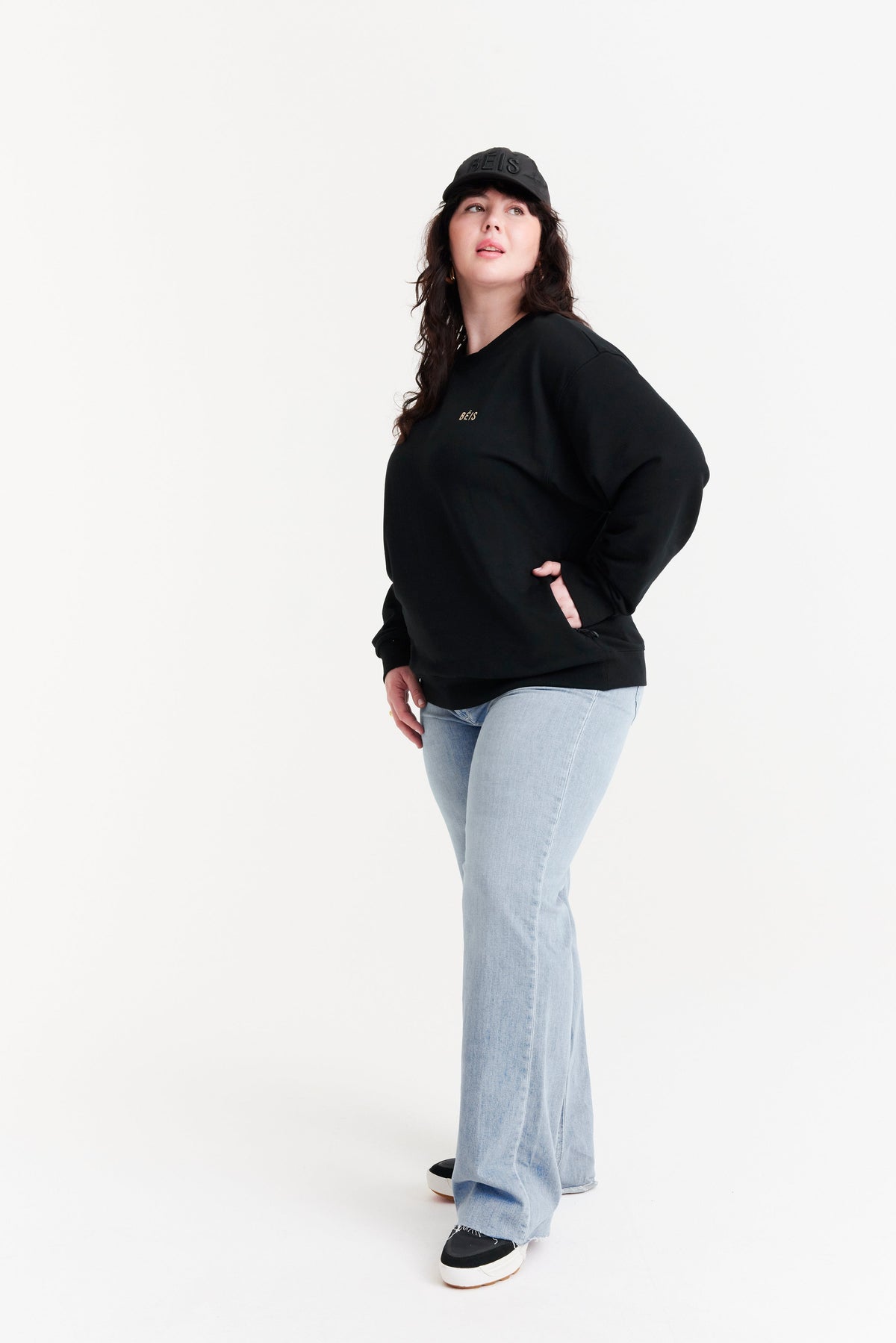 The Sweatshirt in Black - Image 9