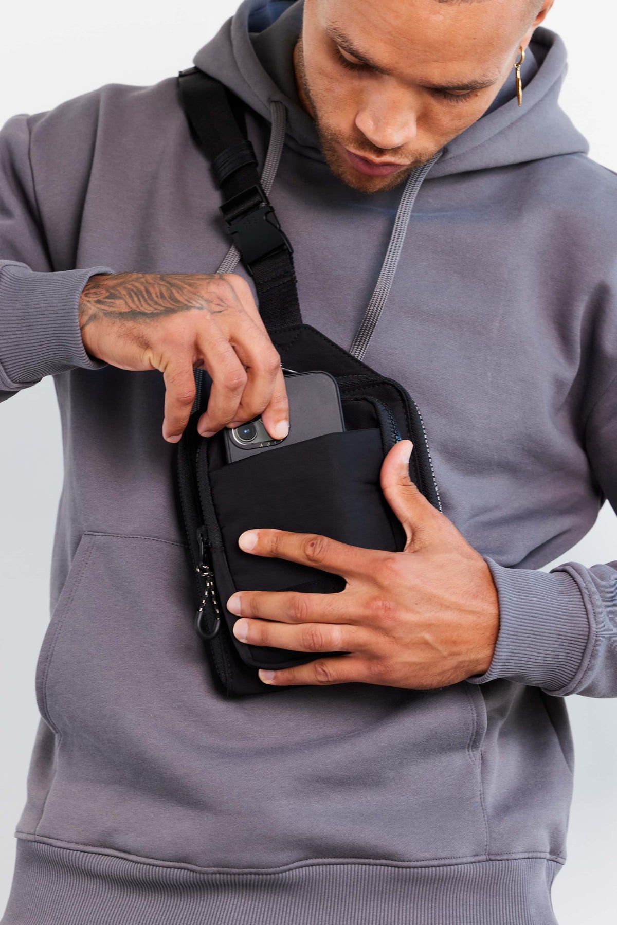 The Sport Sling in Black - Image 3