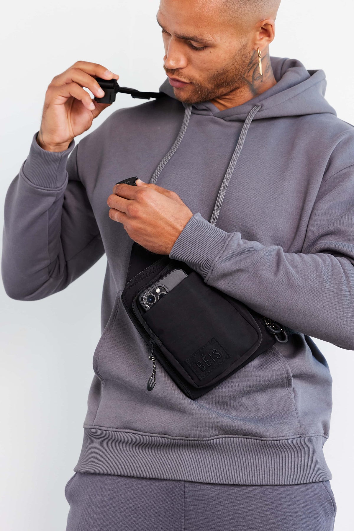 The Sport Sling in Black - Image 4