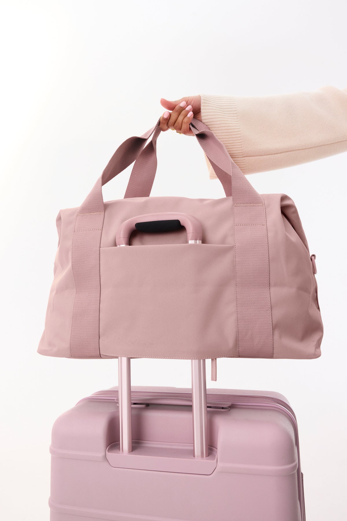 The BÉISics Duffle in Atlas Pink - Image 6