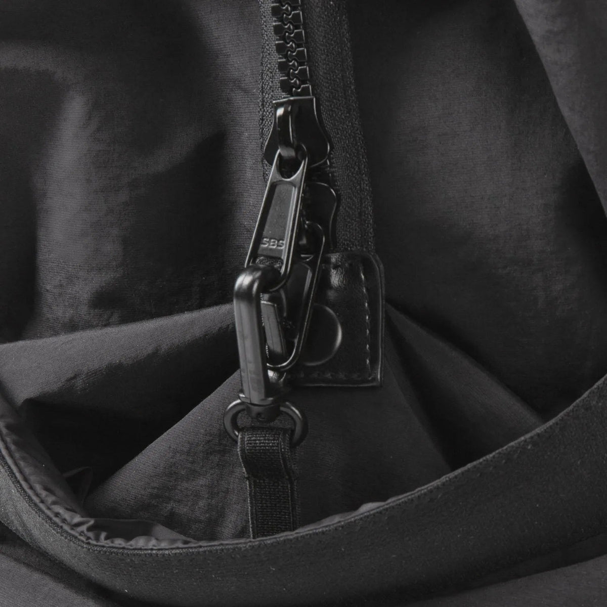 Zoraesque Duffel Black - Image 9