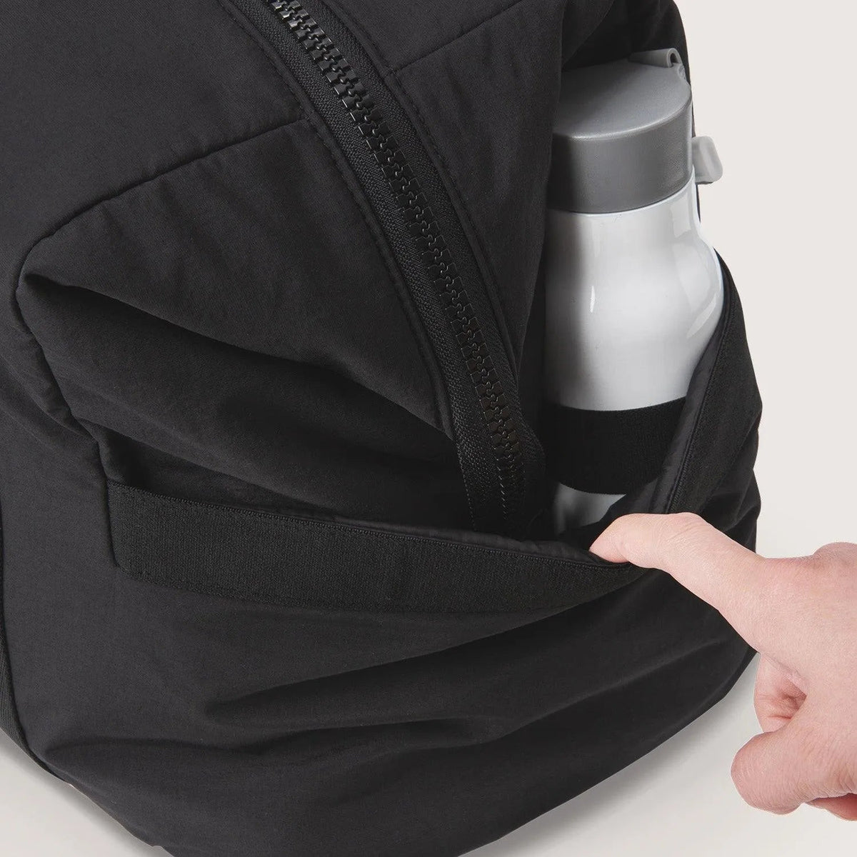 Zoraesque Duffel Black - Image 11