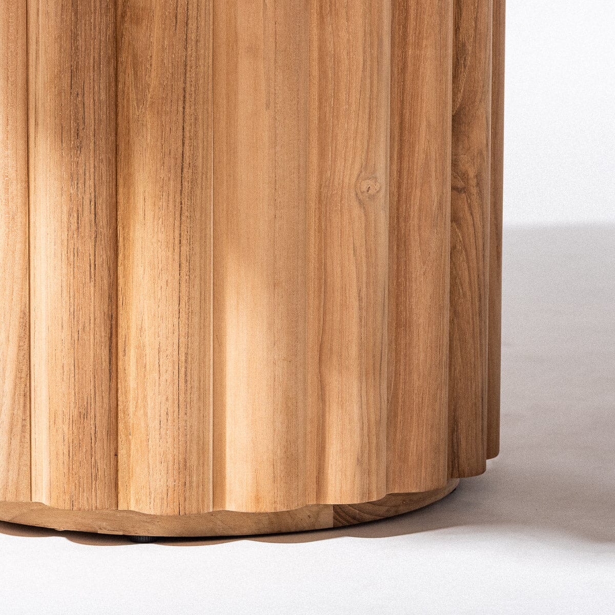 The Daisy Dining Table - Image 8