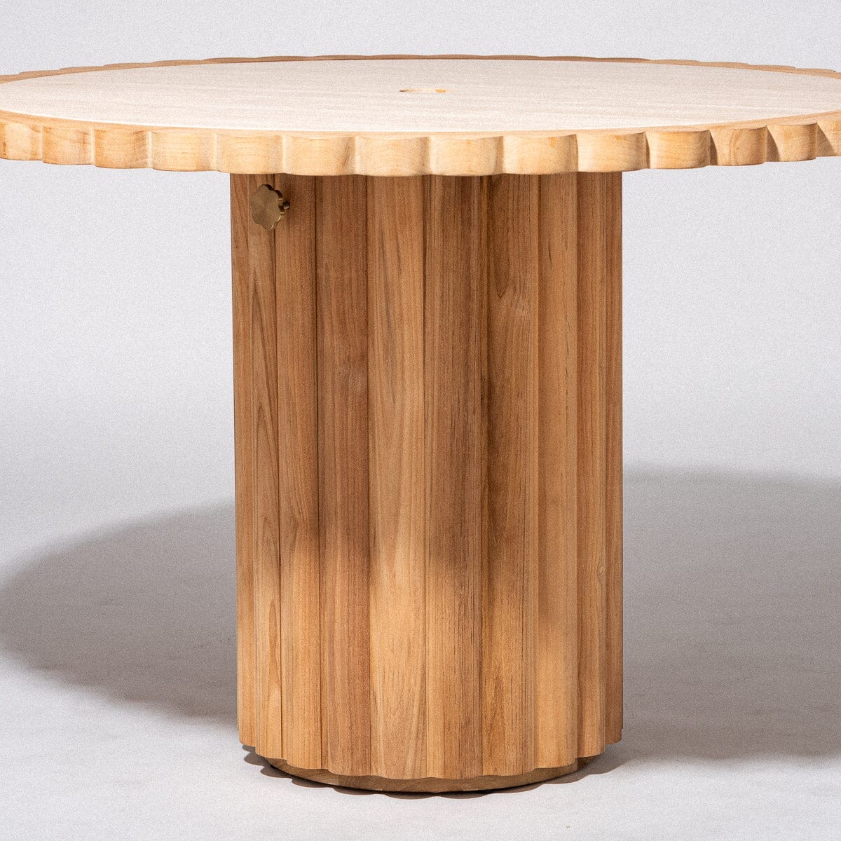 The Daisy Dining Table - Image 9