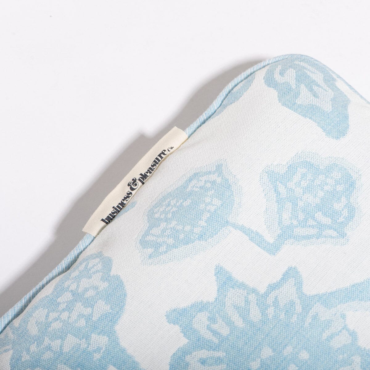 The Inflatable Beach Pillow - Image 4