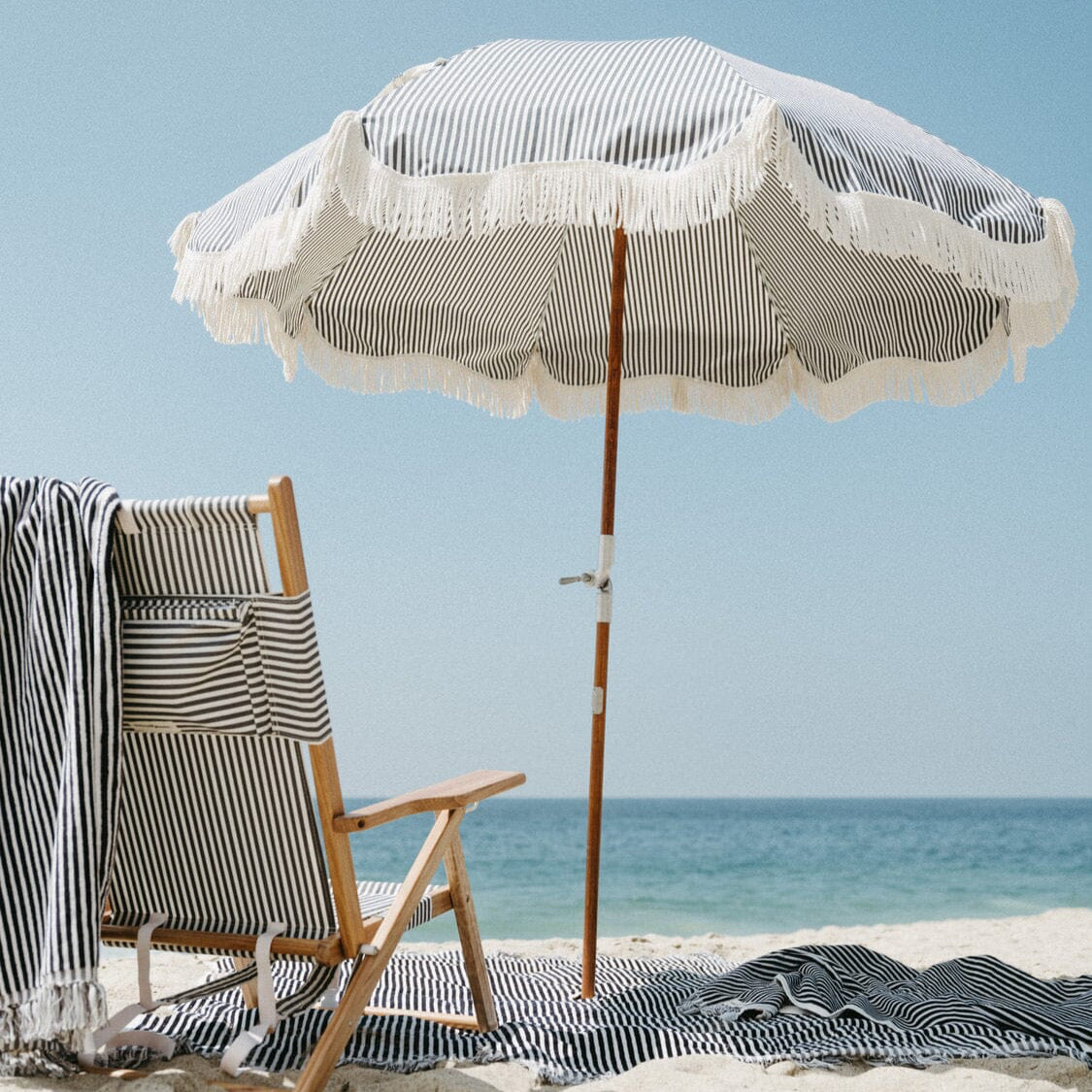 The Premium Beach Umbrella - Image 2