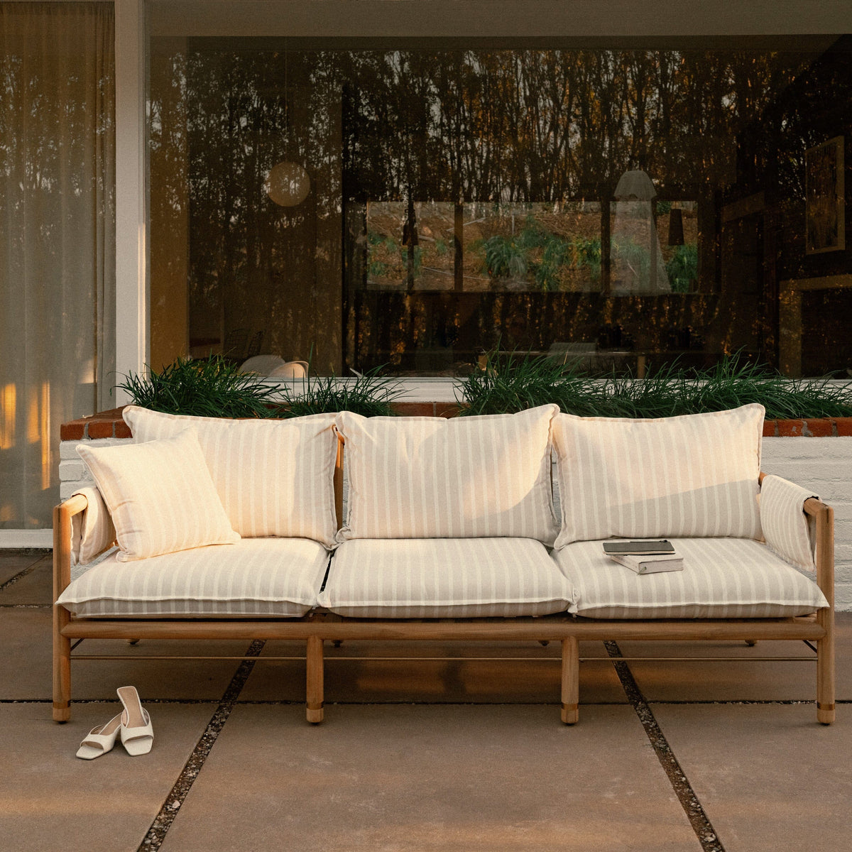 The WES Sofa - Image 2