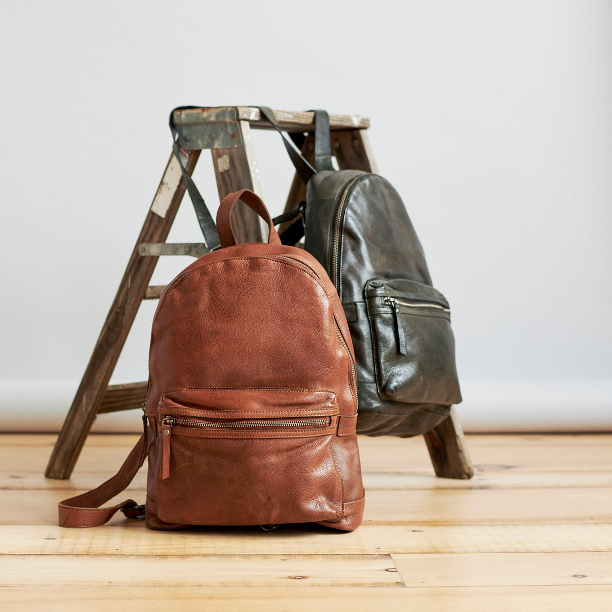 Baxter Leather Backpack - Image 11
