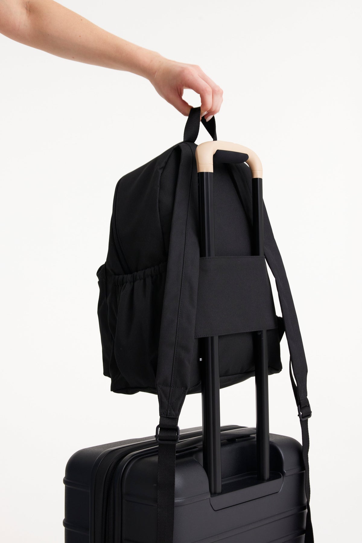 The BÉISics Backpack in Black - Image 9