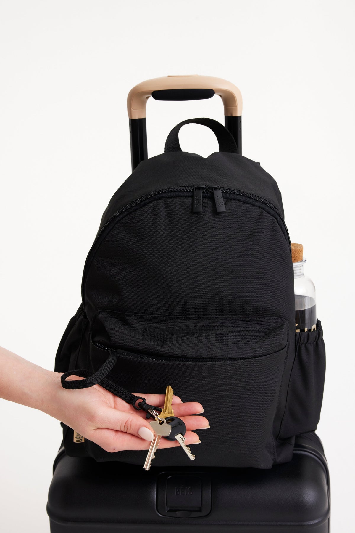 The BÉISics Backpack in Black - Image 7